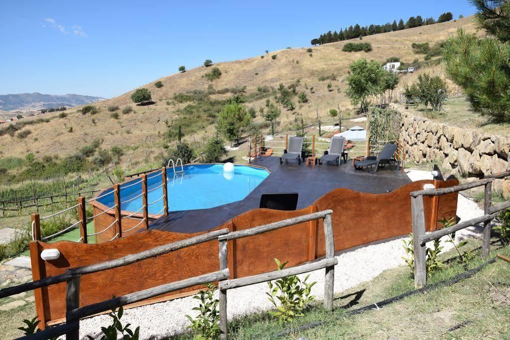בית הארחה Cesarò 	Turismo Rurale Leanza מראה חיצוני תמונה